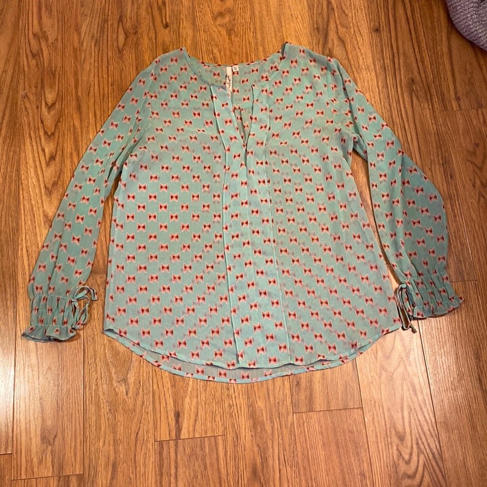 Light weight blouse